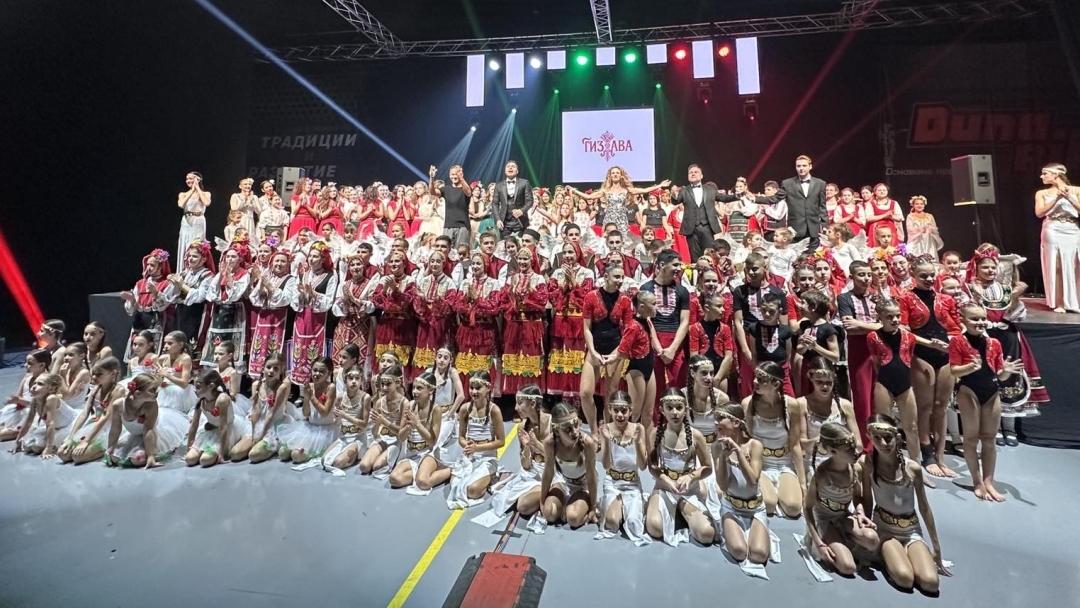 Деси Добрева и младите таланти на Русе вдигнаха на крака зала „Арена“