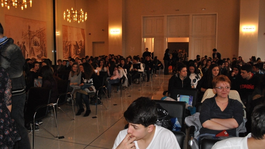 Зам.-кметът д-р Страхил Карапчански поздрави участниците в Националния кръг на олимпиадата по испански език