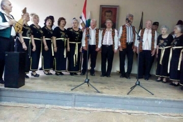 "Съюз на пенсионерите - 2004" Русе отбелязаха по свой начин годишнината от подписването на Санстефанския мирен договор