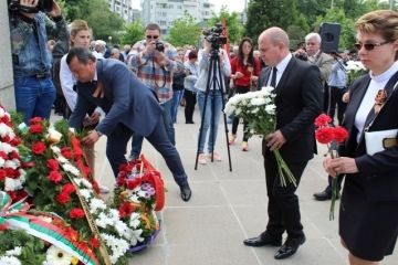 Кметът Пламен Стоилов присъства на церемонията за Деня на победата