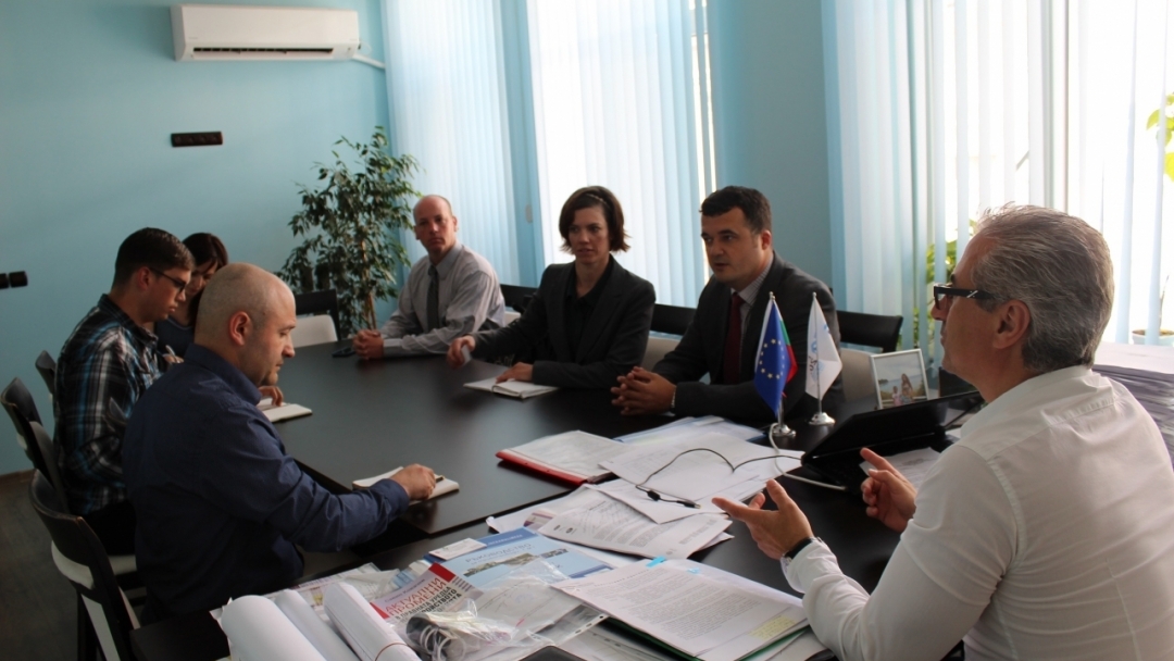 Заместник-кметът инж. Димитър Наков се срещна с екипа на Граждански дейности към полигон 