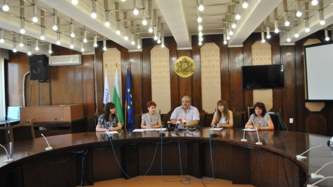 Нова социална услуга на Община Русе помага на хора, преживели насилие и трафик