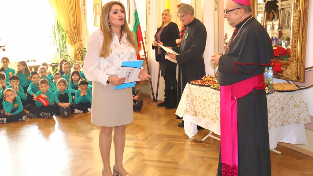 Заместник-кметът на Русе Златомира Стефанова се срещна с католическата общност в навечерието на светлите празници