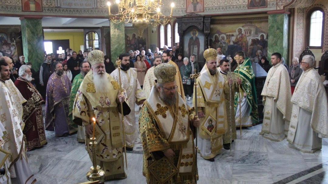 Откриха обновения православен храм „Света Петка“