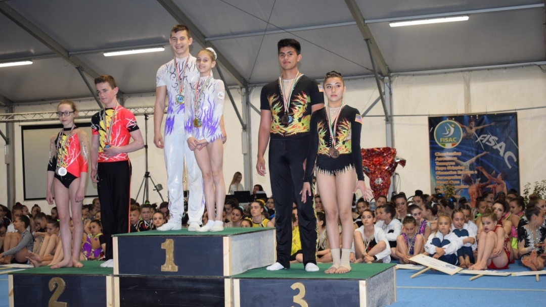 Четири златни и 6 сребърни медала за акробатите от АК „Локомотив-Русе“