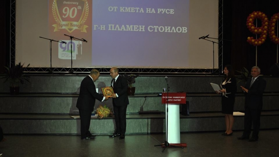Игнат Канев отпразнува 90-годишен рожден ден в "Канев център"