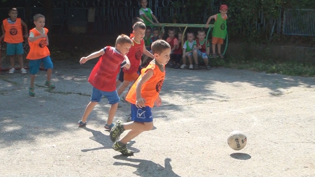 Футболна надпревара в ЦДГ „Незабравка“