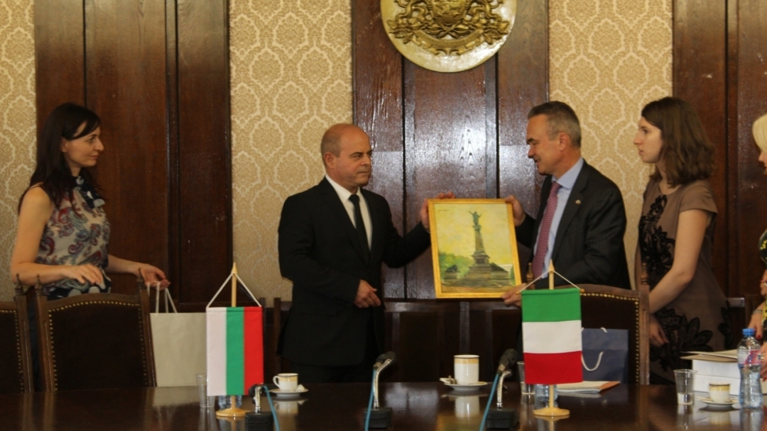 Кметът на Община Русе се срещна с посланика на Италия и представители от Сдружението на италианското предприемачество в България