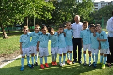 Пламен Стоилов откри футболно игрище в СОУЕЕ „Свети Константин-Кирил Философ“