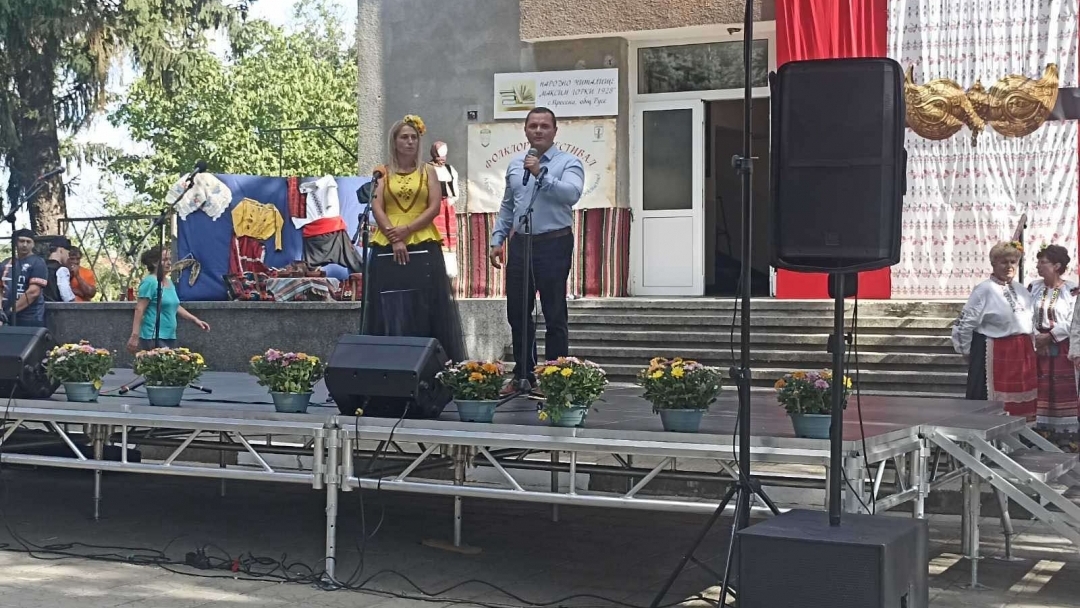 Просена събра таланти от различни етноси на пъстър празник