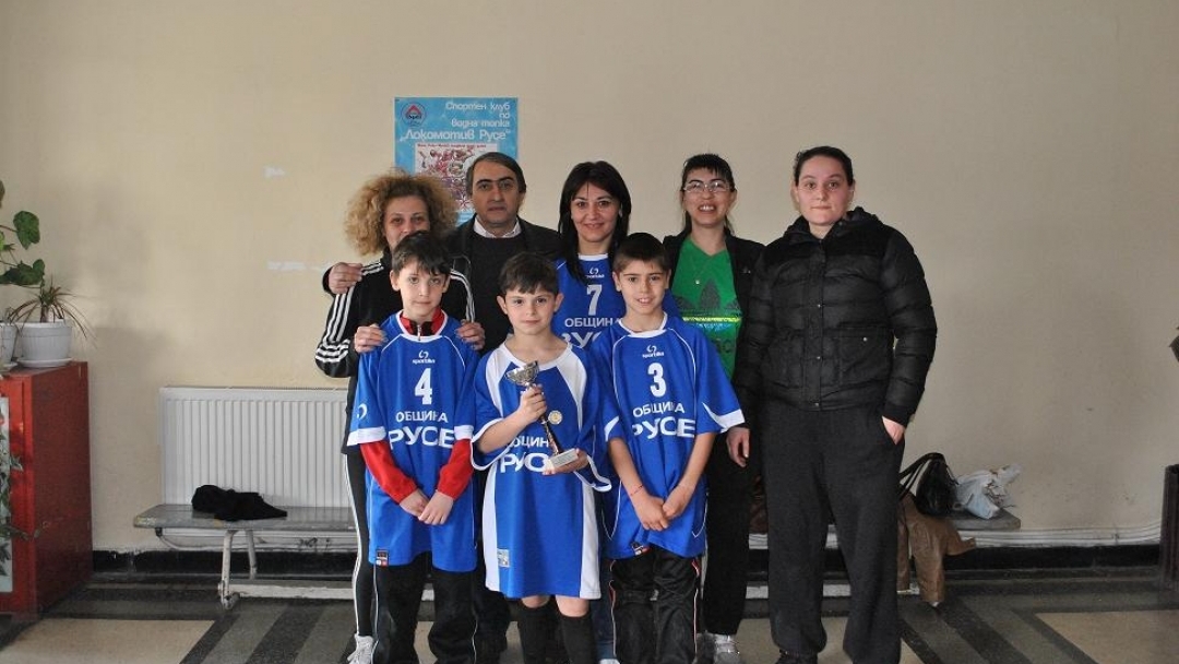 Девойки от 7 русенски училища мериха сили във футболен турнир