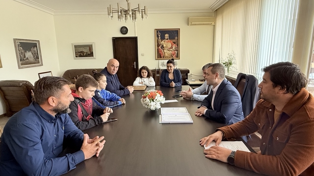 Шампион по джудо и златна медалистка по скокове на батут са новите спортисти на месеца