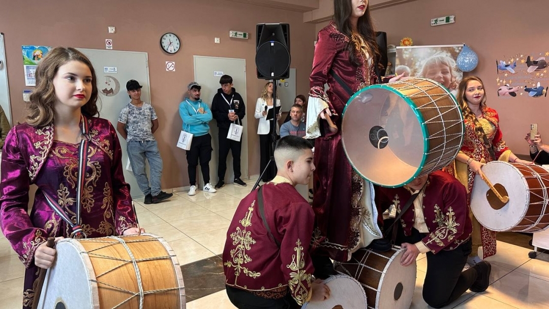 Кризисният център за непридружени деца чужди граждани и деца бежанци в риск отбеляза своята трета годишнина