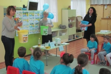 Детска лаборатория „Играя с водата и пазя Земята“ представиха децата и учителите от детска градина „Слънце“