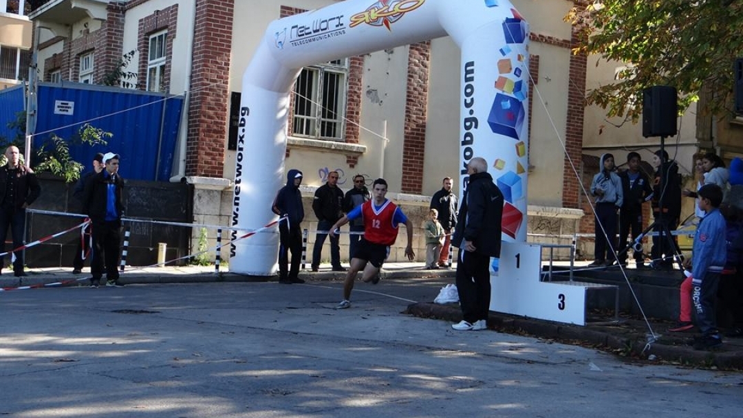 Над 220 деца и младежи мериха сили на традиционния крос „Баба Тонка”