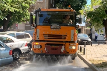 График за миенето на уличните платна и булеварди в Русе