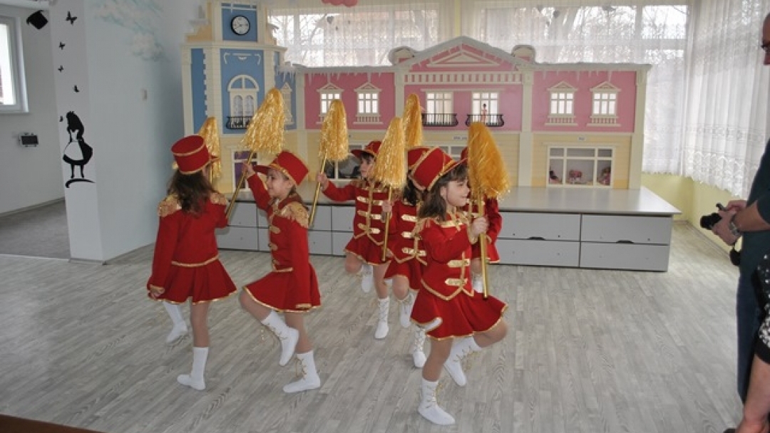 Кметът Пламен Стоилов откри обновената детска градина 'Чучулига'