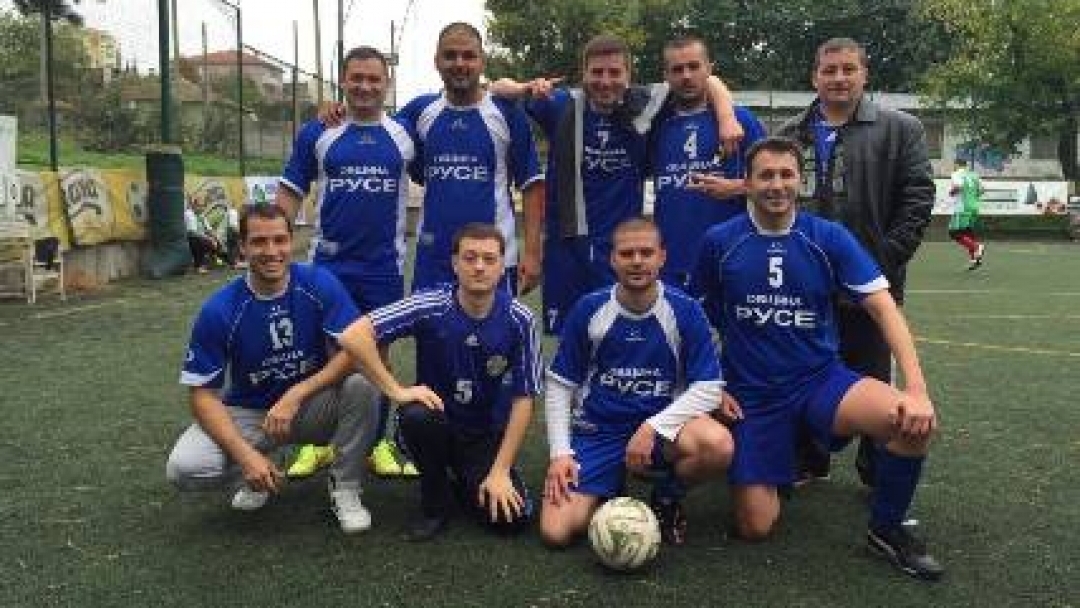 Отборът на Община Русе спечели купата в учителския турнир по футбол