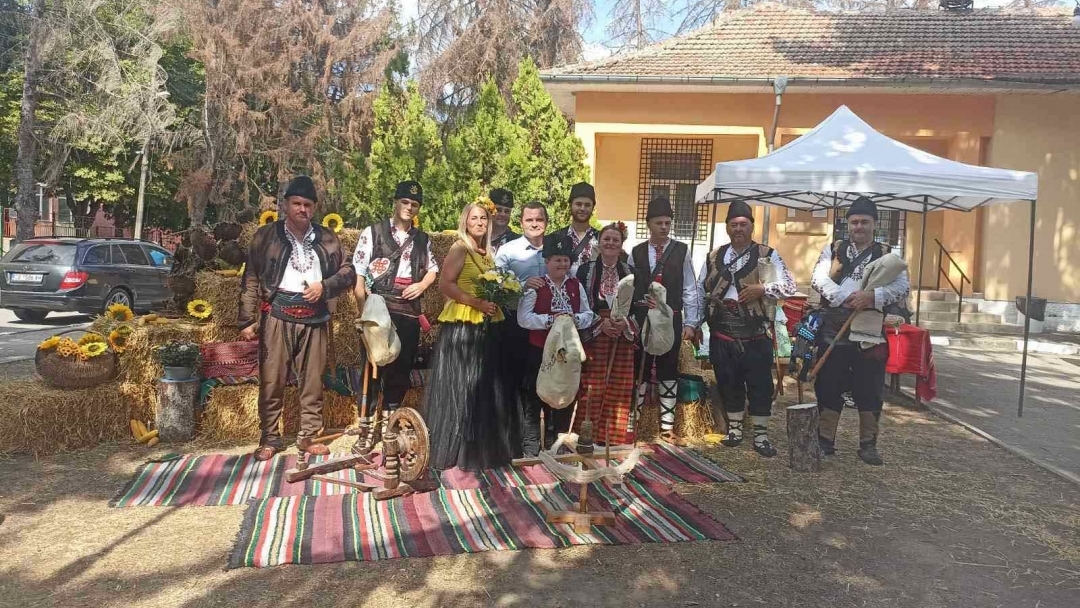 Просена събра таланти от различни етноси на пъстър празник