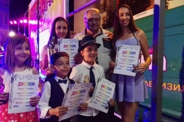 Вокално студио за поп и джаз "Икономов" с най-високите отличия от Международен фестивал в Петрич