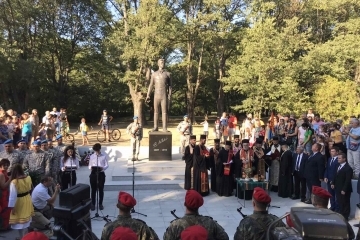 Паметникът на Левски бе официално дарен на русенци