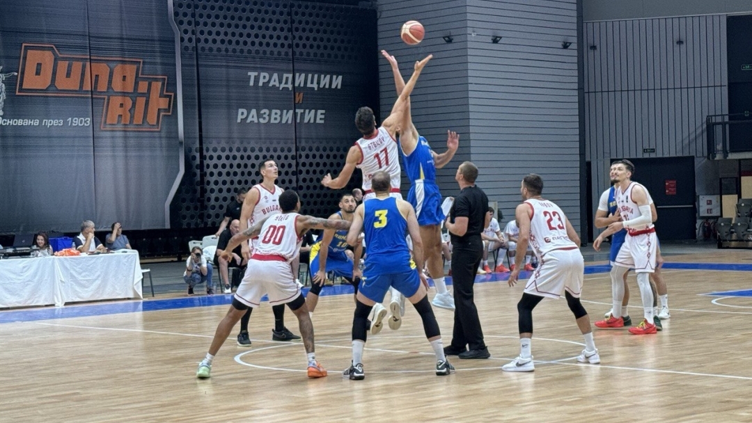 България победи Румъния със 78:76 в оспорван баскетболен двубой по случай 10 години „Арена Русе“