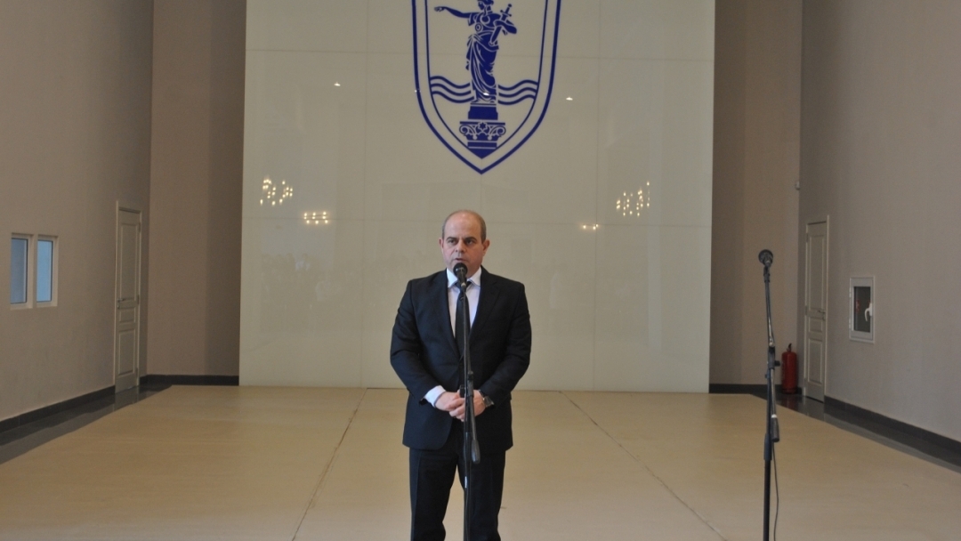 Кметът Пламен Стоилов връчи грамоти на деца с изявени дарби от Русе за 2015 г.