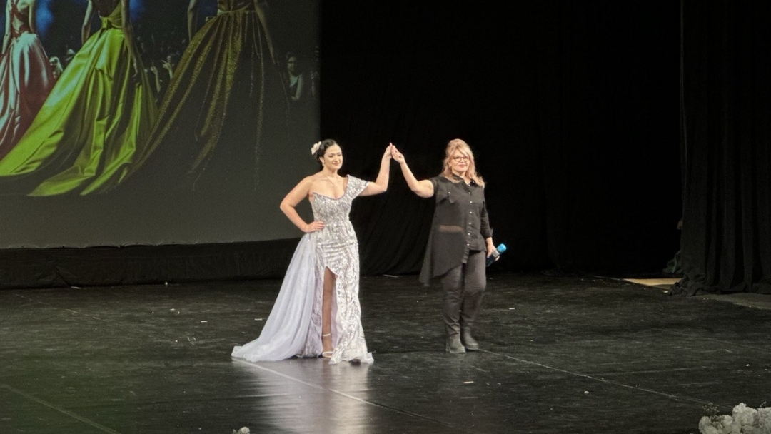 Спектакълът „Асамблея на красотата и модата“ превърна сцената на Доходното здание в пространство на естетика и съпричастност