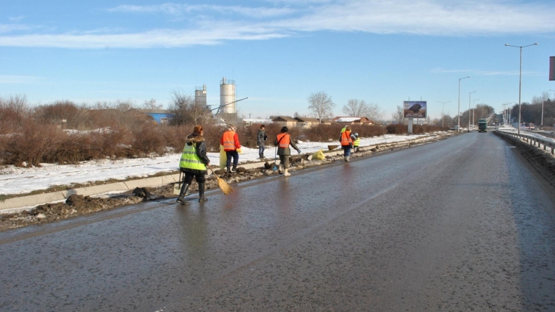 Шахтите в Русе се разчистват ударно за да поемат стопения сняг 