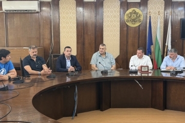 Работна среща в Русе между кмета Пенчо Милков и ръководството на Федерацията по волейбол  
