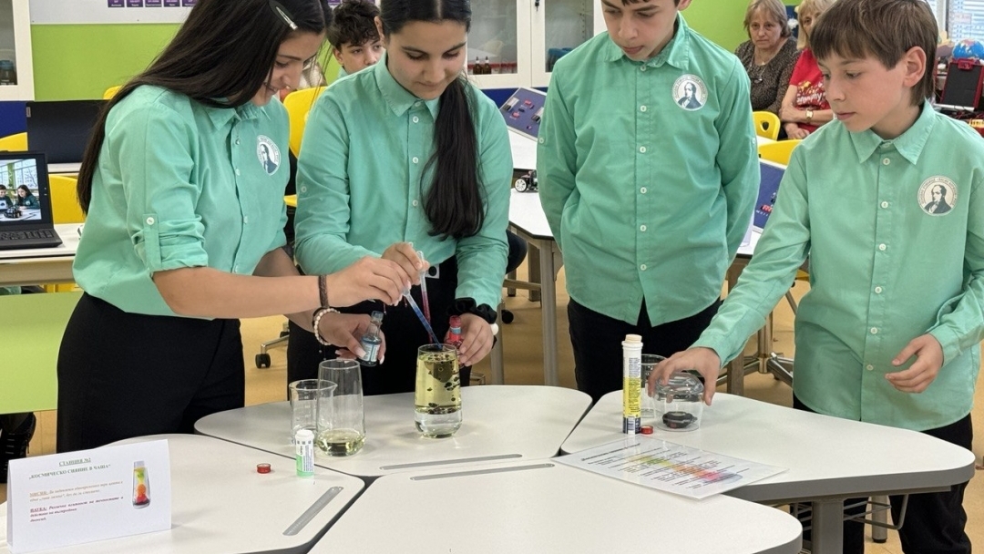 В ОУ „Васил Априлов“ откриха модерен STEM кабинет по природни науки в Деня на Земята