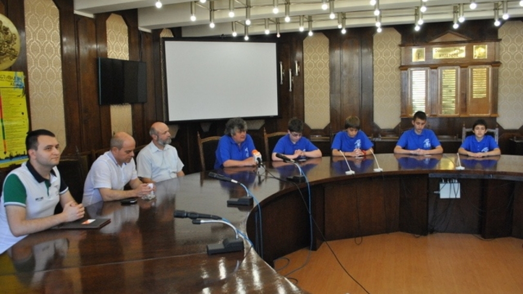 Ученици от МГ „Баба Тонка” ще участват в Международна математическа олимпиада в Хонг Конг