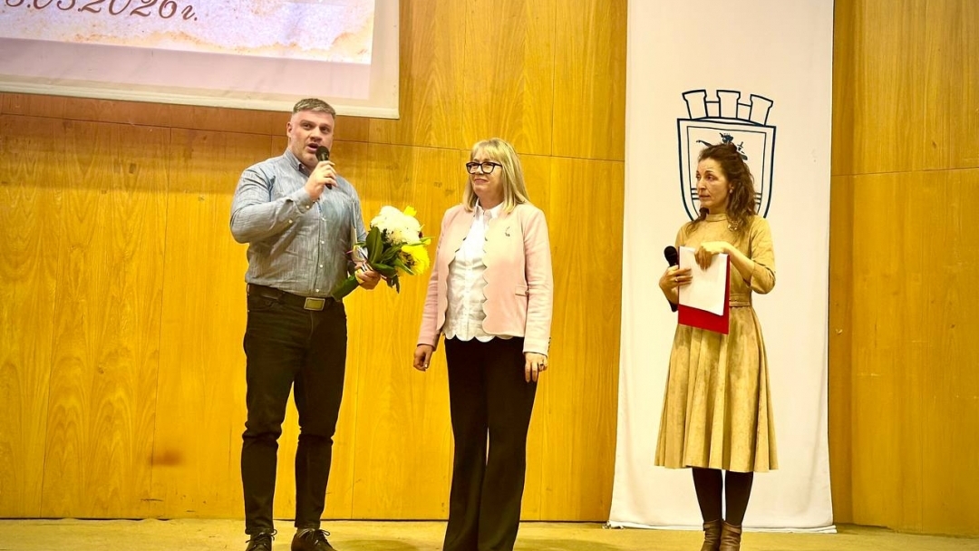 Повече от 370 ученици се включиха в тазгодишното издание на конкурса рецитал „За да я има България“