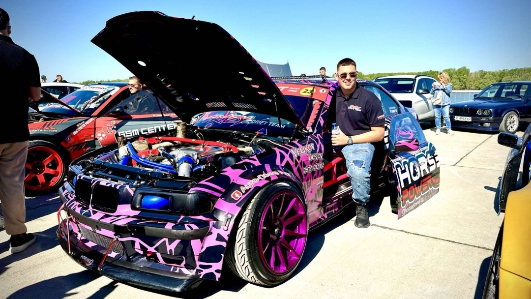 Кметът Пенчо Милков и „БМВ Тийм Русе“ дадоха начало на автомобилния сезон