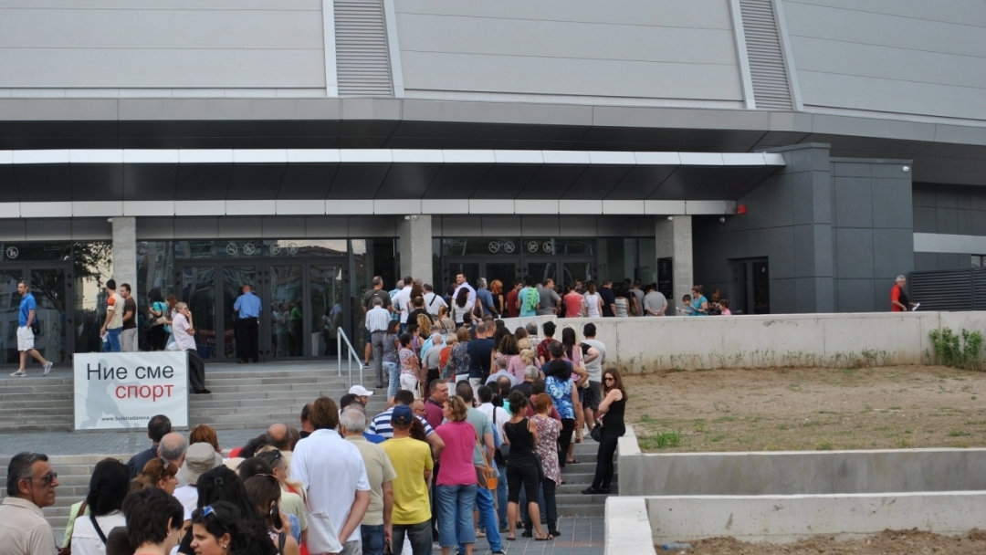 Хиляди фенове на рока разграбиха билетите за концерта на „Назарет“ 