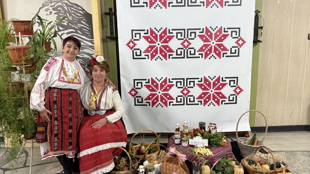 Фолклорен празник събра самодейци и жители в Средна кула