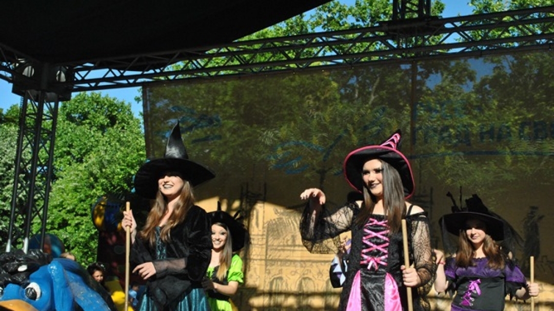 Хиляди деца и родители празнуваха заедно Деня на детето в Парка на младежта 