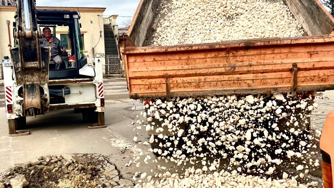 Общинските екипи извършват планирани дейности по поддържане на уличната мрежа и градската среда в Русе