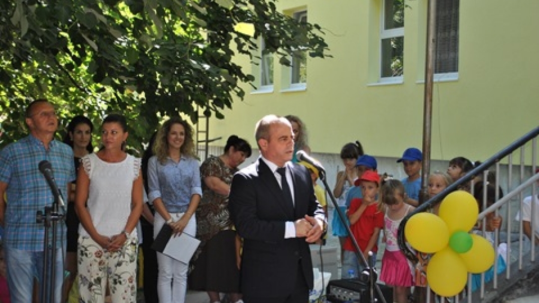 Кметът на Община Русе откри санираната сграда на ОДЗ „Снежанка“