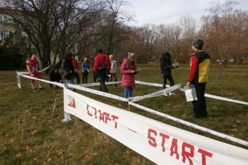 Участници от 5 до 75 години се включиха в състезание по спортно ориентиране 