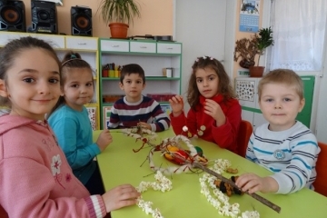 Еко сурвакници изработиха малчугани от ЦДГ „Чучулига“