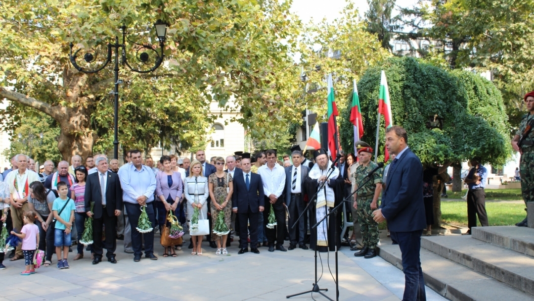 Стотици русенци отбелязаха Съединението на България