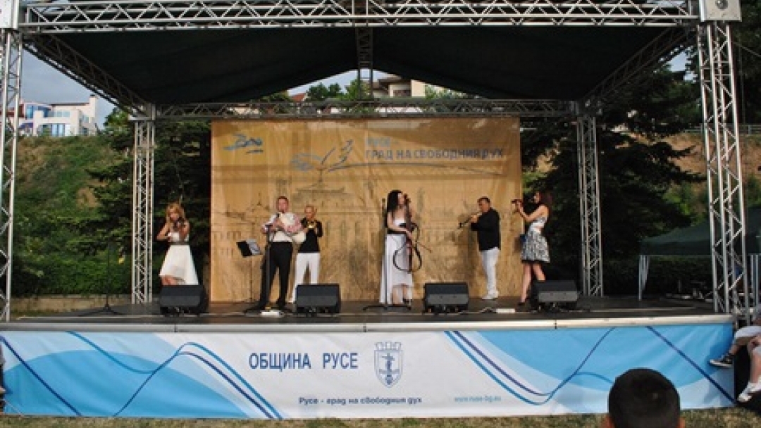 Кметът Пламен Стоилов откри Международен фестивал на пясъчни скулптури Русе 2015