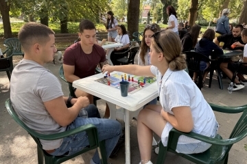 Млад татко спечели турнира „Не се сърди, човече“ в Русе