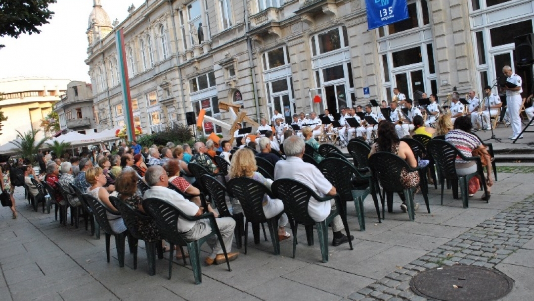 С концерт и церемония на Паметника на моряка отбелязахме 135 години от създаването на Военноморските сили