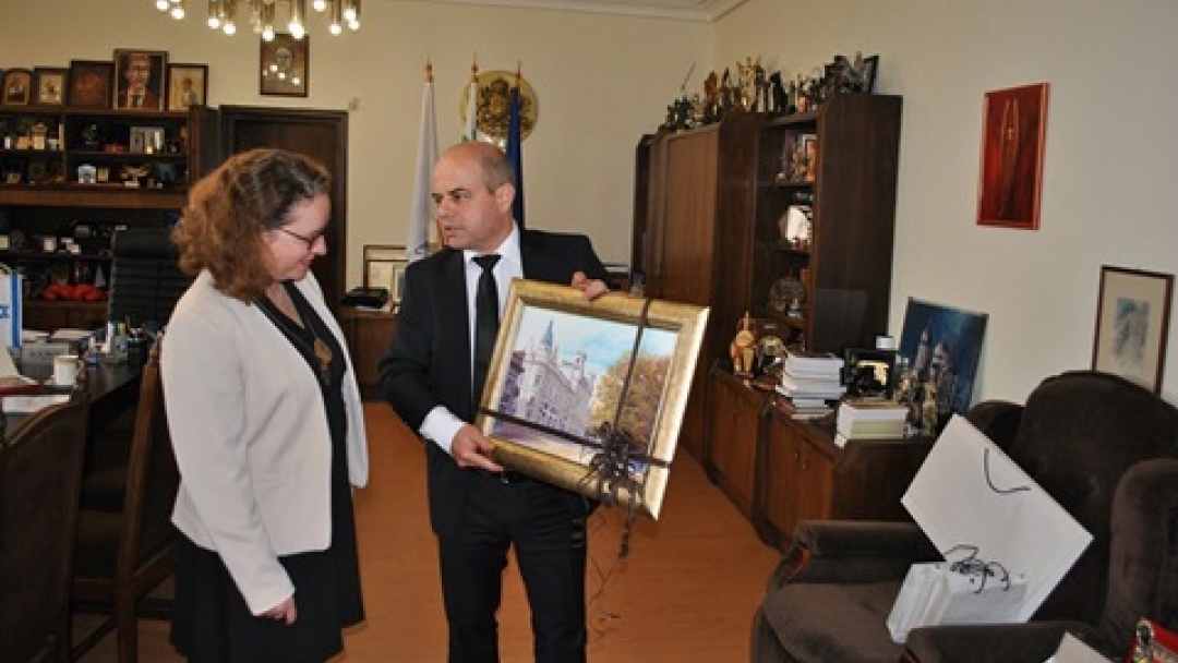 Пламен Стоилов презентира летище Русе пред израелския посланик 