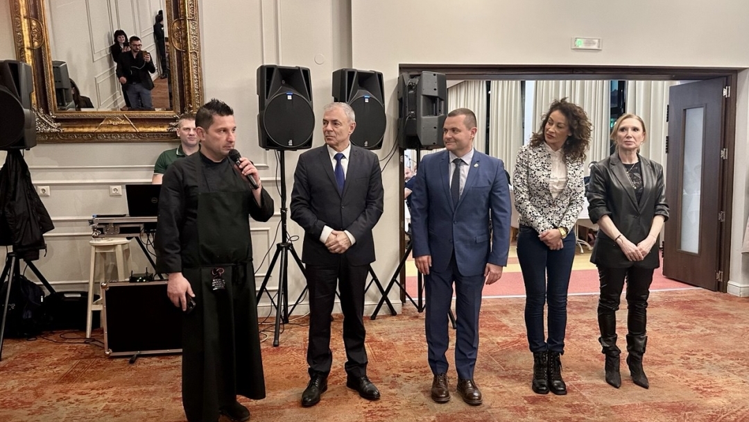 Министър Сергей Игнатов и кметът Пенчо Милков наградиха победителите в състезание по професии в туризма