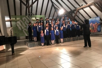 Хор ,,Свети Георги Победоносец” с Диплом и платек от Международен конкурс