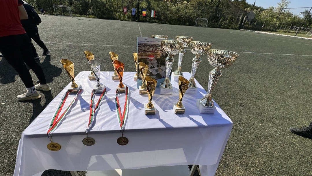 Деца от България и Румъния се състезаваха във футболния турнир “Локо Къп” 2024