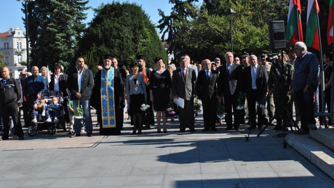 Русе отбеляза Деня на Независимостта с изложба, тържествена церемония и концерт